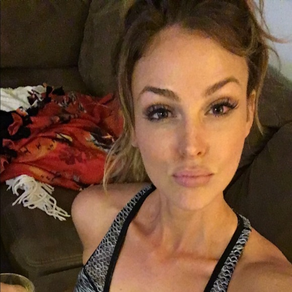 Meet your Posher, Liz - Picture 1 of 1